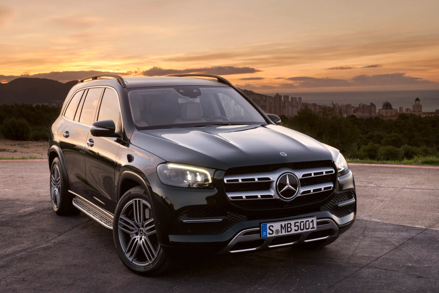 Mercedes-Benz-GLS-Image-3-1536x1024